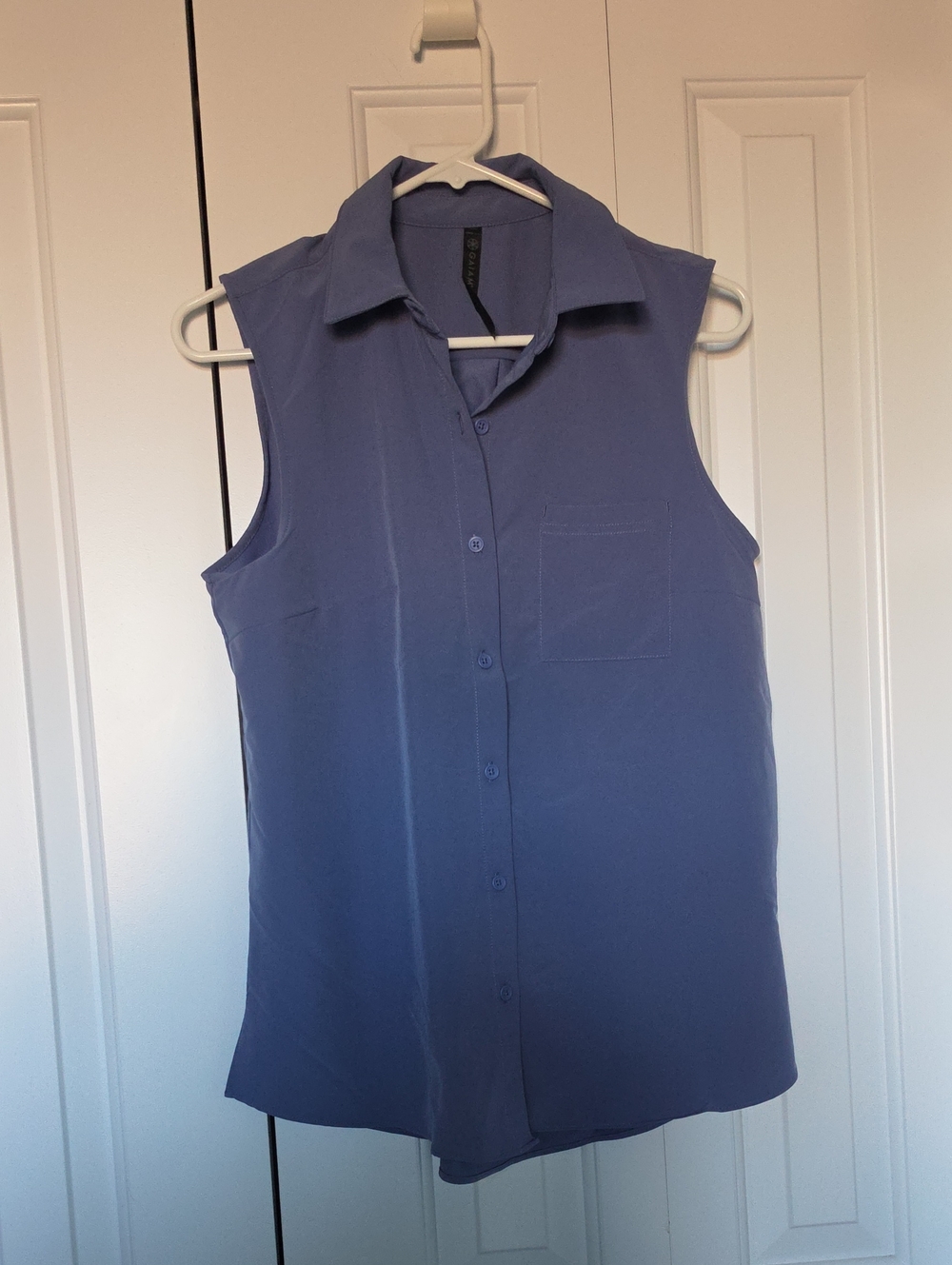 GAIAM Sleeveless Button-Front Blouse in Periwinkle